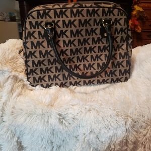 Beautiful  Michael  Kors Handbag